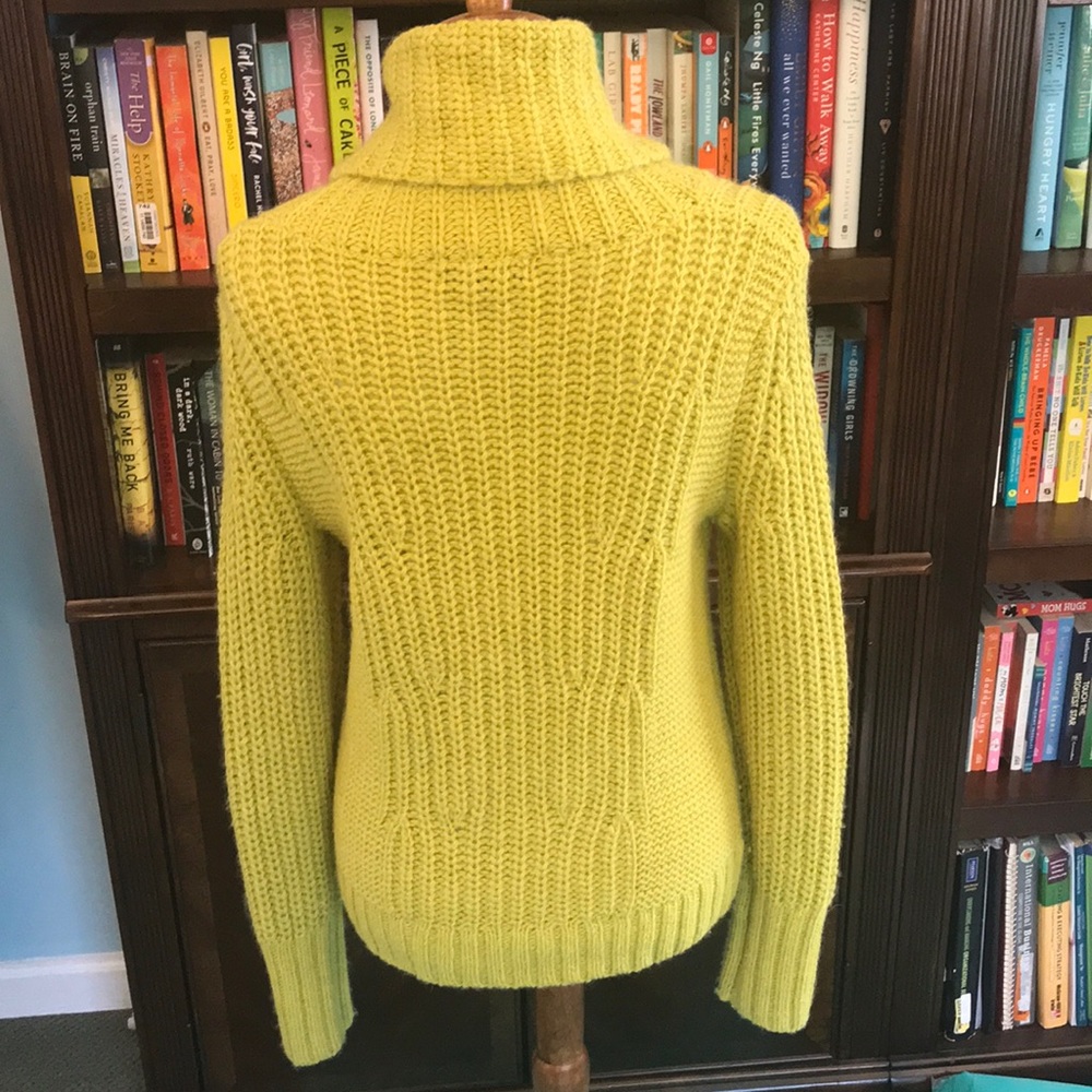 Banana Republic Italian yarn sweater- small - Picture 2 of 5